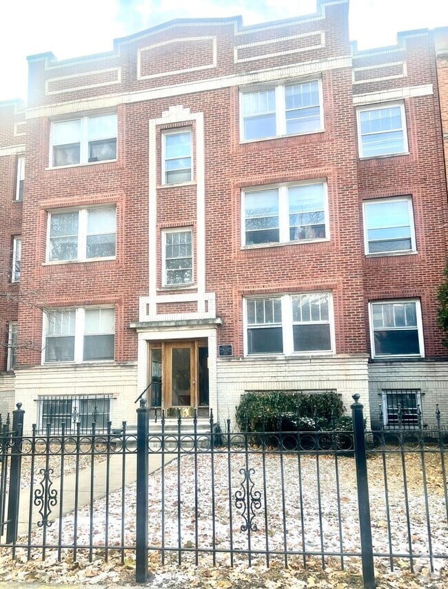 Building Photo - Spacious 2 Bedroom in Uptown Unit 4750M-1S Rental