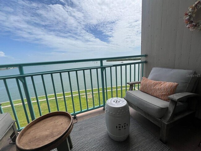 1 Key Capri Condo Unit 403E Condo - Image 