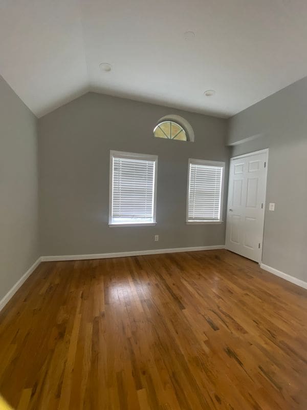 Photo - 563 Winter St