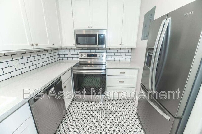 Photo - 639 Carolina St