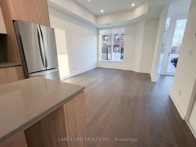 Photo - 15 Maryport Ave Unité 112