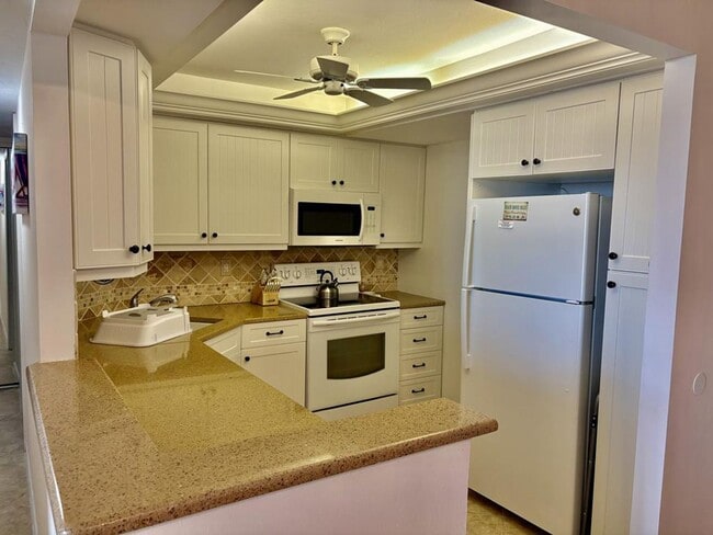 Photo - 320 Seaview Ct