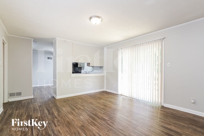 818 Hillside Dr