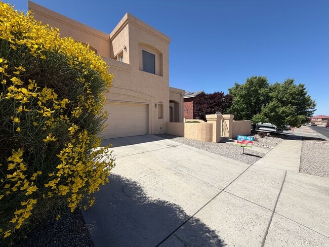 Photo - 4 Bedroom Home Plus Office Available Near Eubank Blvd NE & Paseo Del Norte!