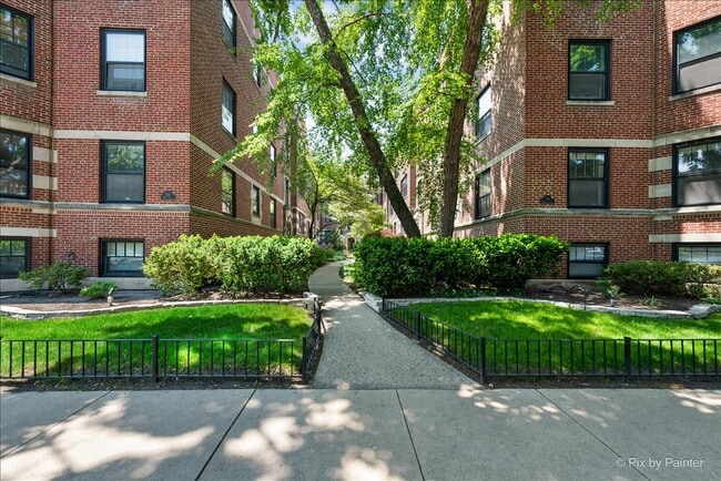 Building Photo - 726 Hinman Ave Unit 2W