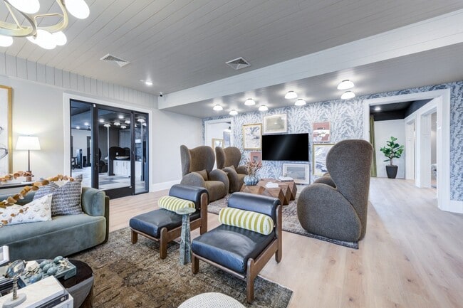 Photo - The Carolinian Apartments