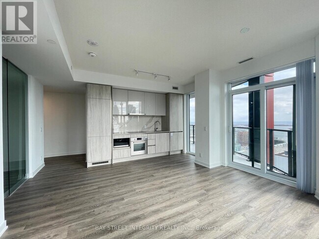 Photo - 180 Front St E Unit 4210