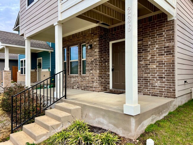 Photo - Blanco Vista Charmer