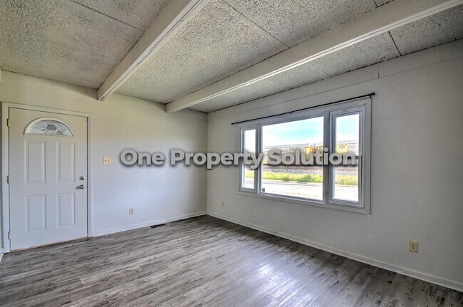 Photo - 1333 Logan St House