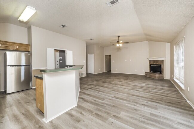 Photo - 317 Willowstone Trail