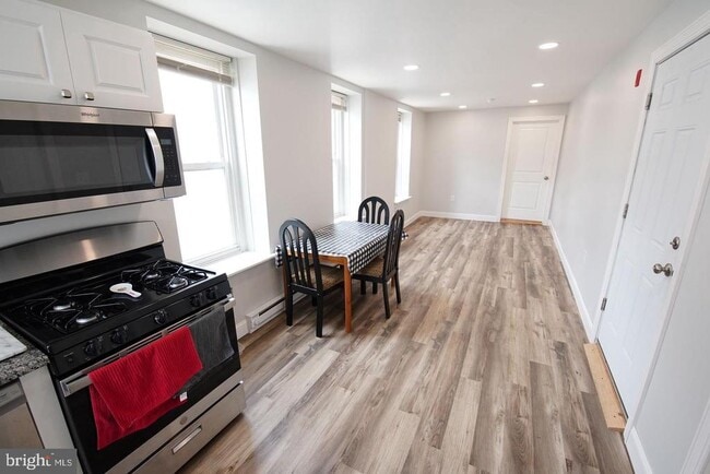 Photo - 409 Hermitage St