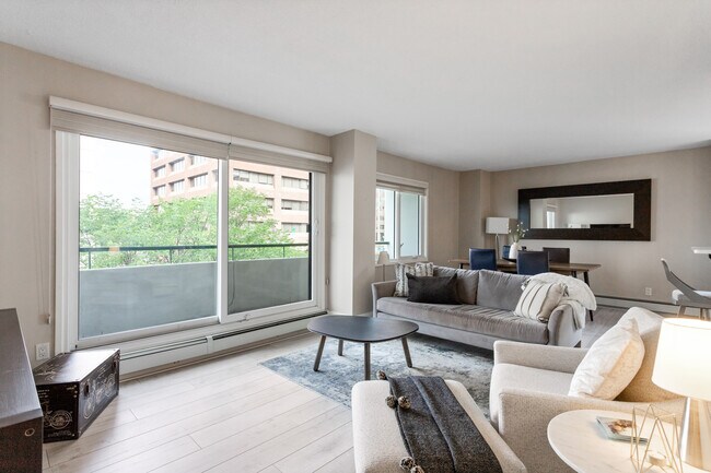 Photo - 9725-9106 106 St