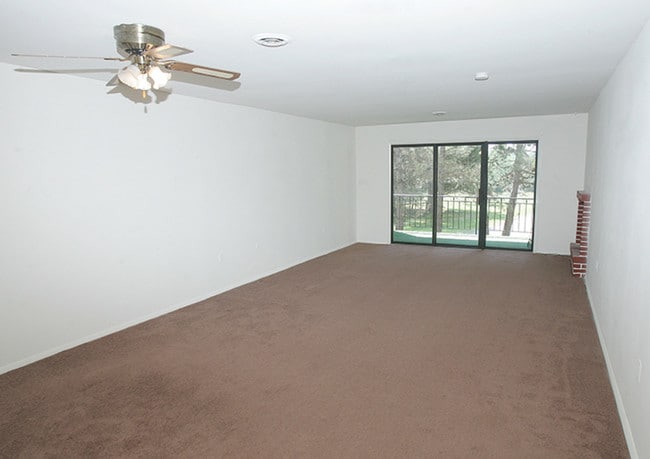 Country Club Apartments