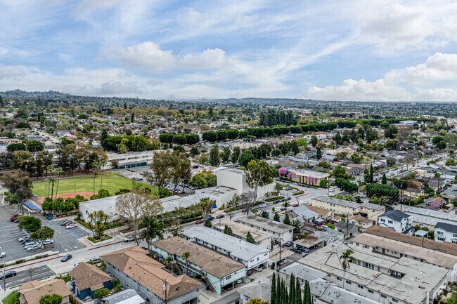 Photo - La Rhonda Apartments