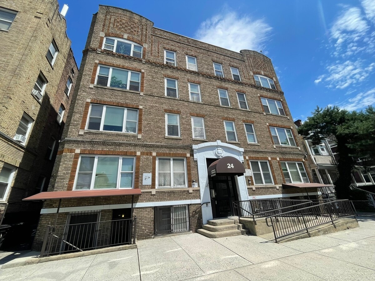 24 Carlton St - 24 Carlton St