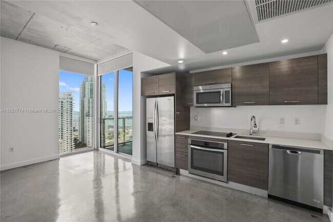 Building Photo - 151 SE 1st St Unit 3104 Rental