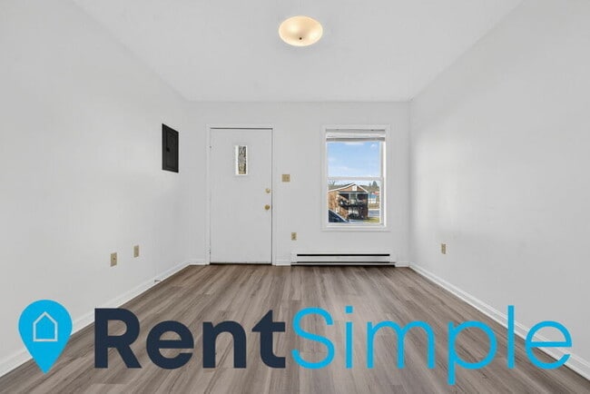 Photo - 430 Chase St