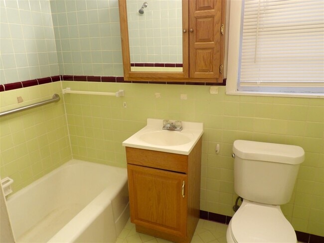 Photo - 309 SW H Ave
