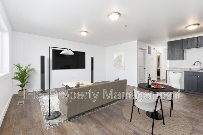 Building Photo - 485 S 38th Ave Unit A 101 Rental