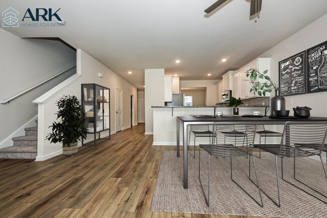 Photo - 3577 Saratoga Cir