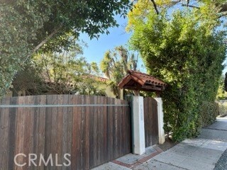 Building Photo - 2335 Overland Ave