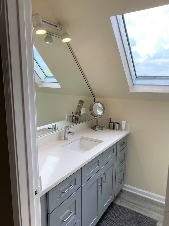 Photo - 3326 N Bell Ave Unidad 4