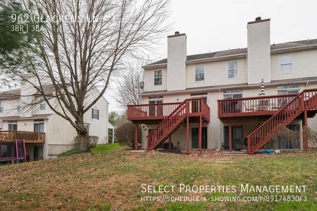 Photo - 962 Glackens Ln