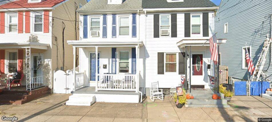 Photo - 327 Walnut St House