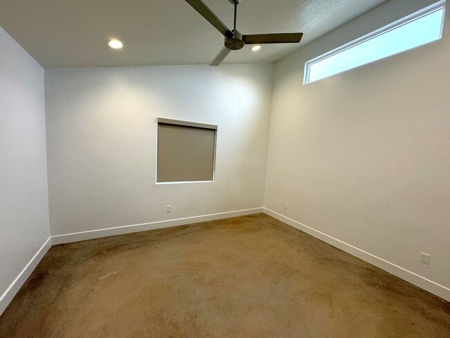 Photo - Unfurnished Hilldale Property!