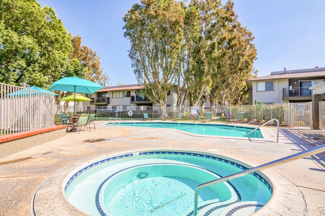Strada Apartments