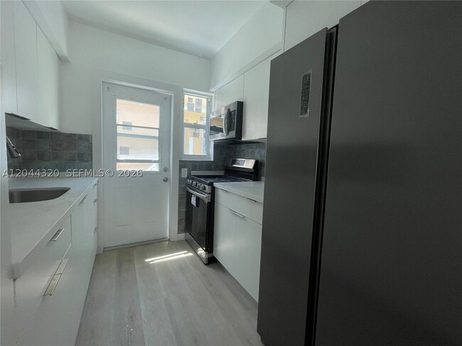 2120 Biarritz Dr Unit 1