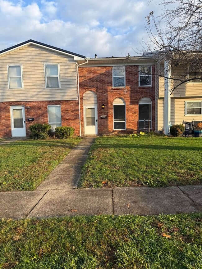 Building Photo - 6820-6826-6826 Emerald Ave Unit 6824