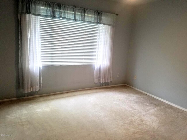 Building Photo - 15252 N 100th St Unit 2155