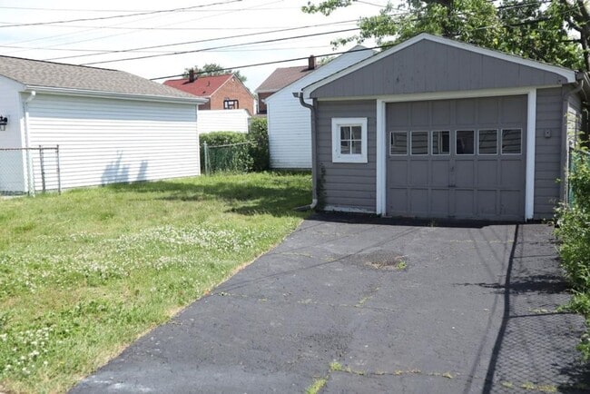 Photo - 4144 Hinsdale Rd