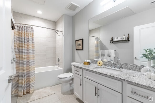 Studio - E1 - 675SF - Bathroom