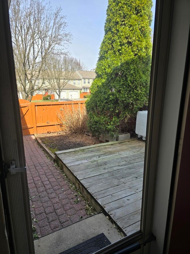 Entrance from Driveway - 121 Treetops Dr