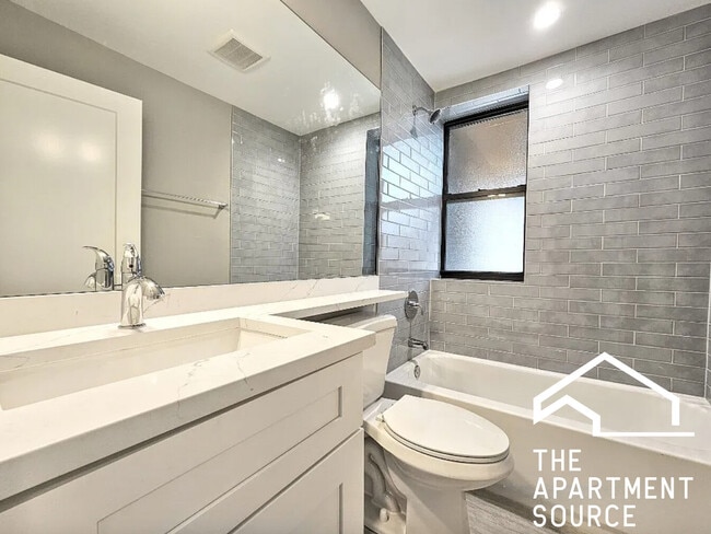 Photo - 3939 N Janssen Ave