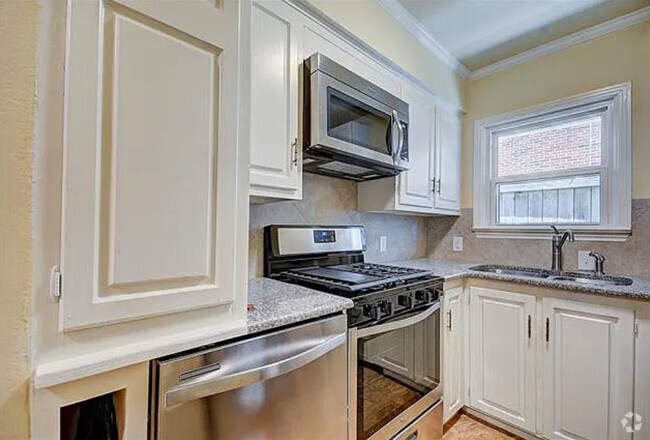 Building Photo - 3431 McFarlin Blvd Rental