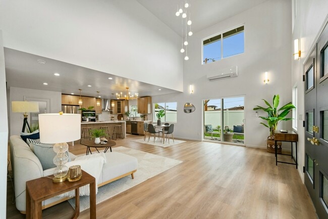 Photo - 403 Lokelau Pl