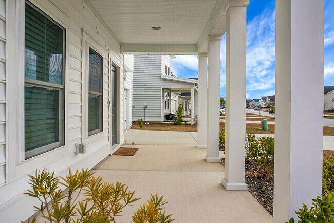 Photo - 5 Bedroom, 3.5 Bath, Beautiful Summerville Home, Master on Main