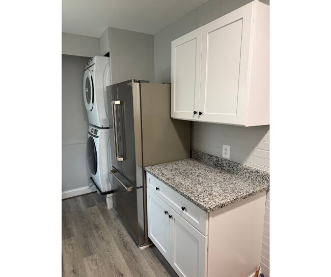 Photo - 716 E 23rd St Unidad 2B AVAILABLE PRIV/BATH $850