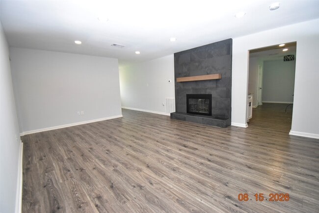 Photo - 15711 Blackhawk Blvd