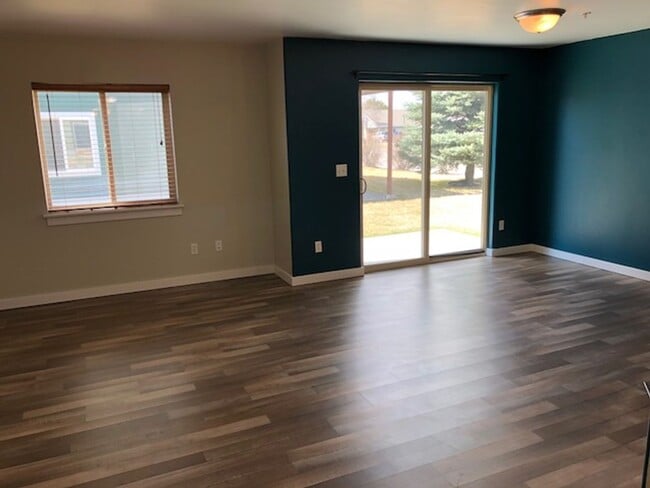 Photo - Spacious 3-Bedroom Condo in Belgrade – Gre...