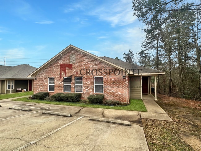 Photo - 3 Bedroom 2 Bath Duplex at Mansion Creek in Tyler! 1/2 OFF your first full month’s rent!