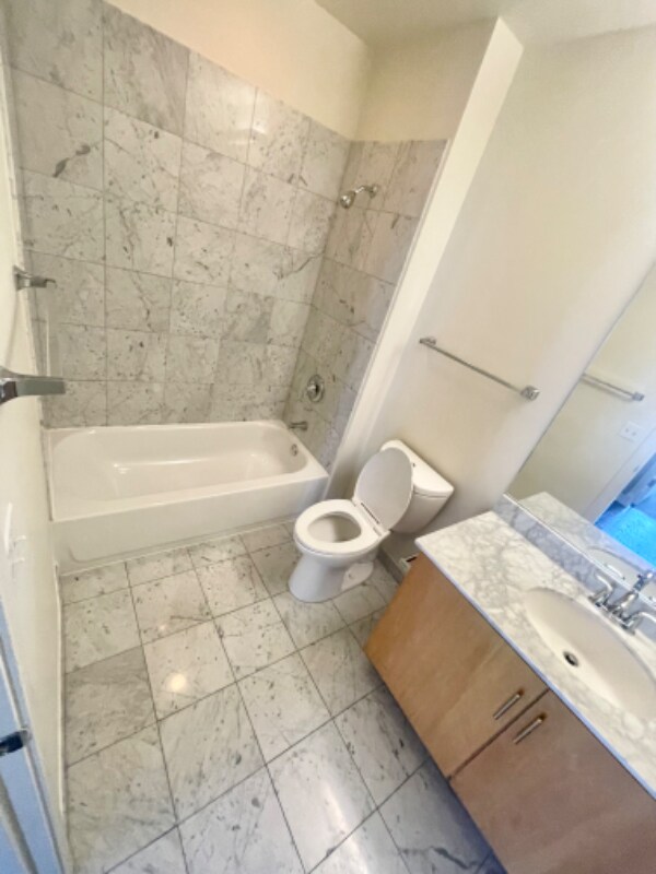 Photo - 142 E Cermak Rd