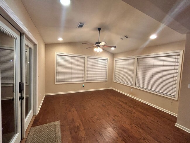 Photo - 2218 Turnbury Lane