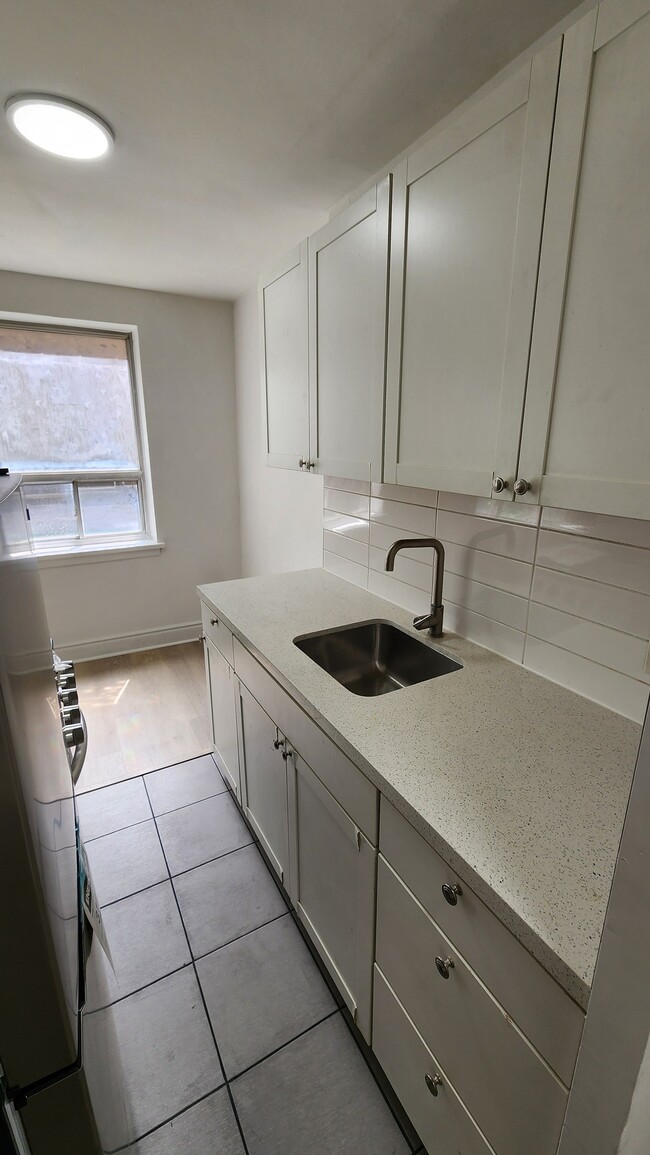 Photo - 158 Kingston Rd