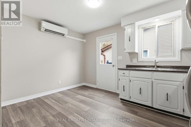 Photo - 1306 Valley Dr