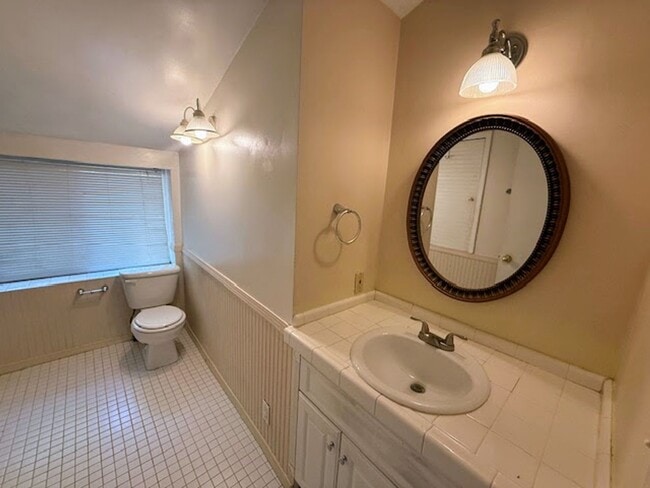 Photo - 1610 N Stewart St Unidad B