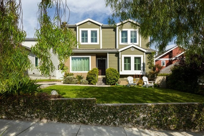 Photo - 223 W Maple Ave
